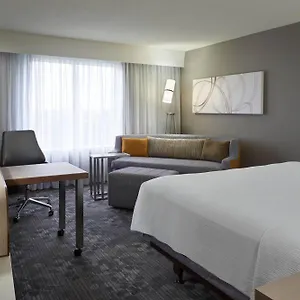 Hotel Courtyard By Marriott Airport Toronto